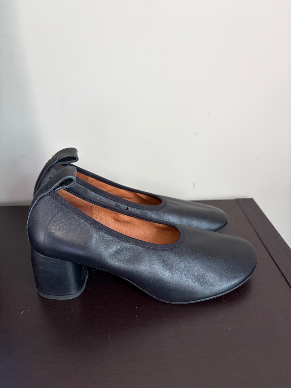 Anthropologie Glove Ballet Block Heels Shoe Black Leather Sz 38 US Sz 7-7.5 - Picture 3 of 10